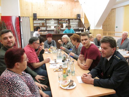 Výroční členská schůze klubu seniorů Krhová + MDŽ......